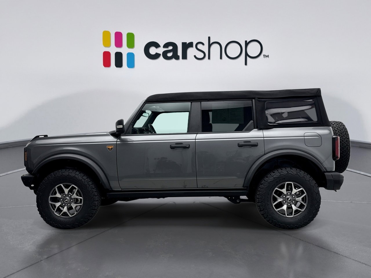 Used 2024 Ford Bronco Badlands image 2