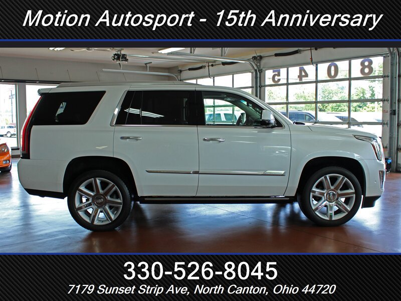 Used 2017 Cadillac Escalade Premium Luxury AWD/4WD image 12