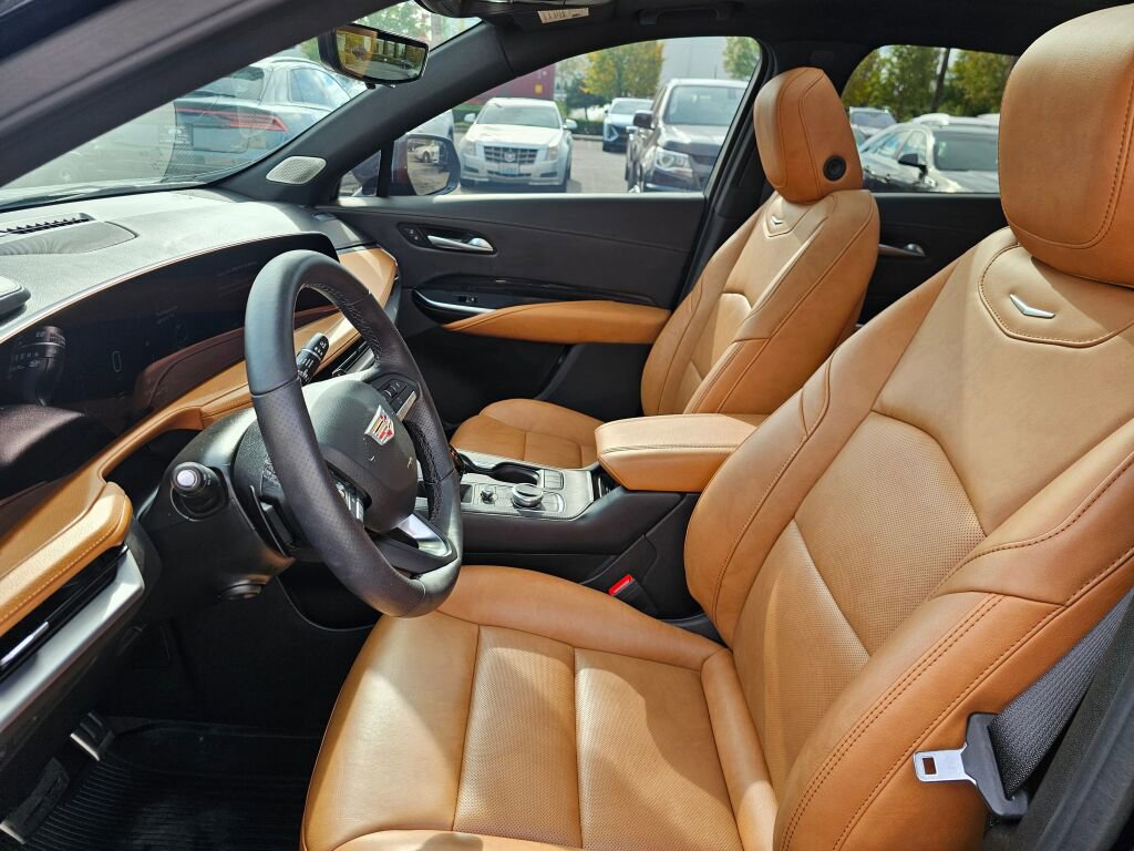 Used 2025 Cadillac XT4 Sport image 24