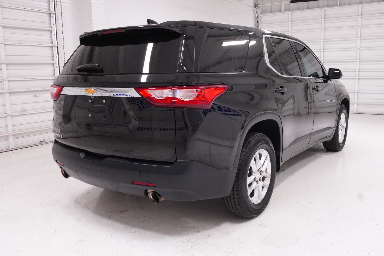 Used 2021 Chevrolet Traverse LS FWD image 5