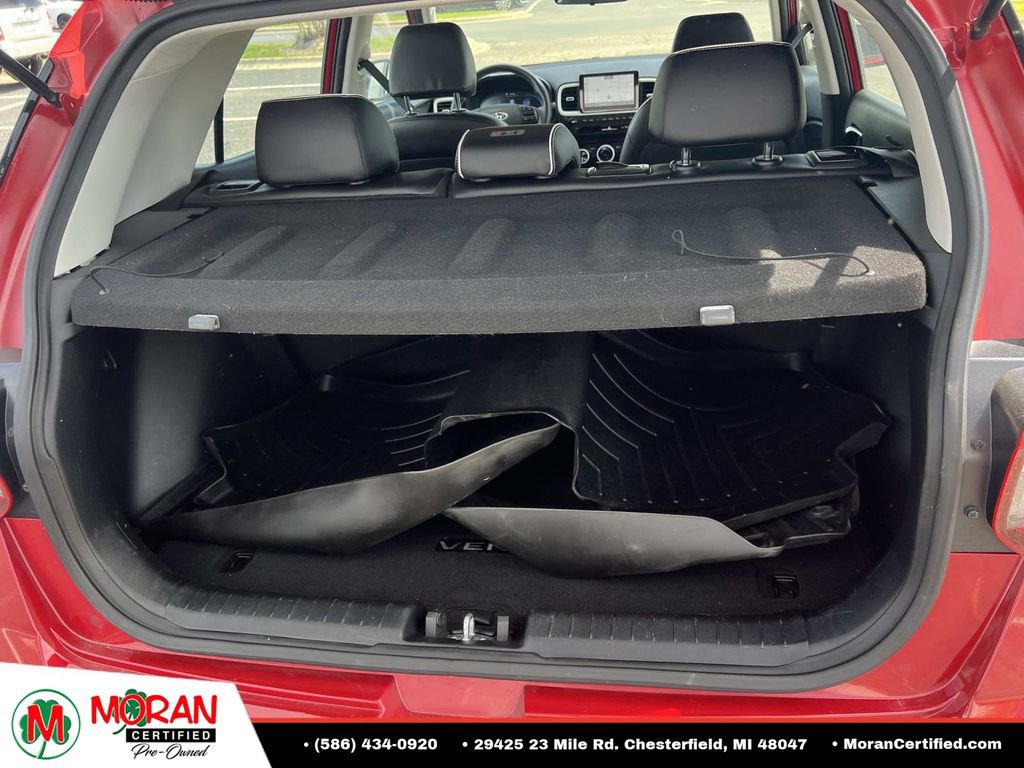 Used 2023 Hyundai Venue Limited FWD image 12