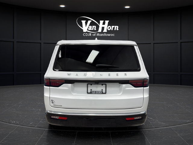 Used 2023 Jeep Wagoneer 4WD image 4