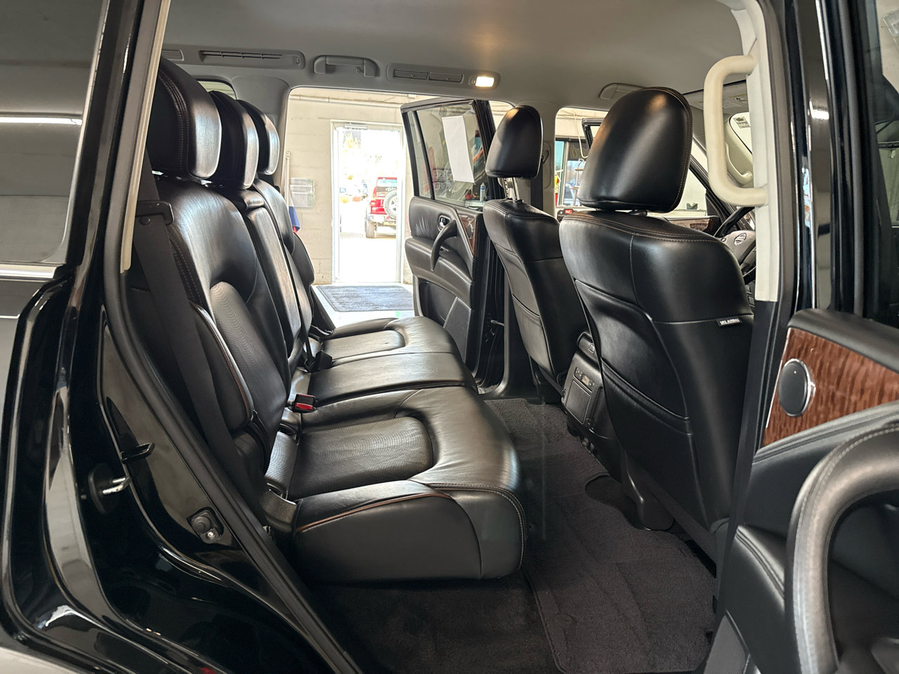 Used 2020 Nissan Armada SL image 50