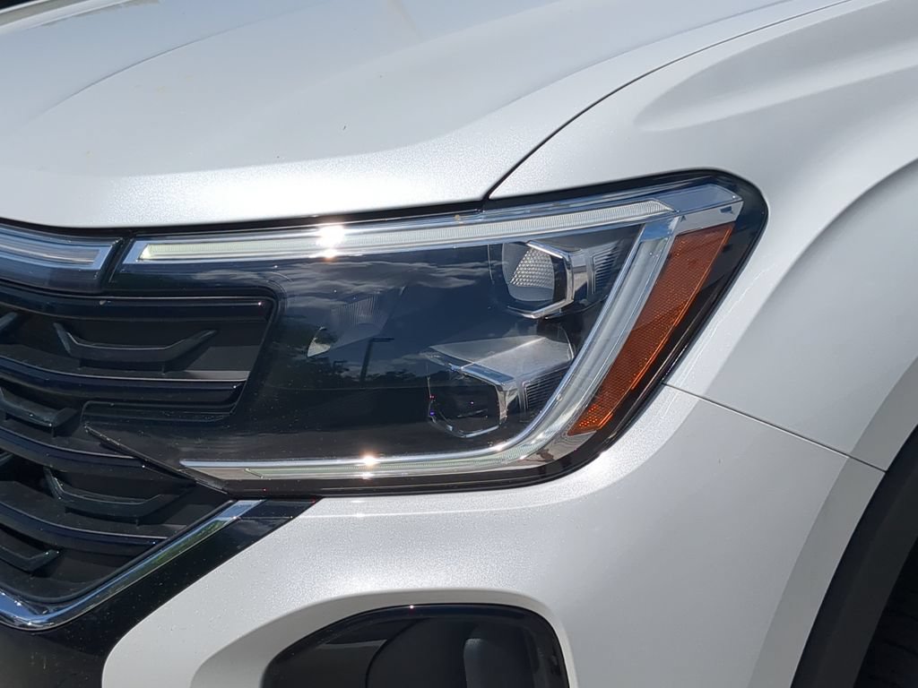 New 2026 Volkswagen Atlas Cross Sport SE FWD image 6