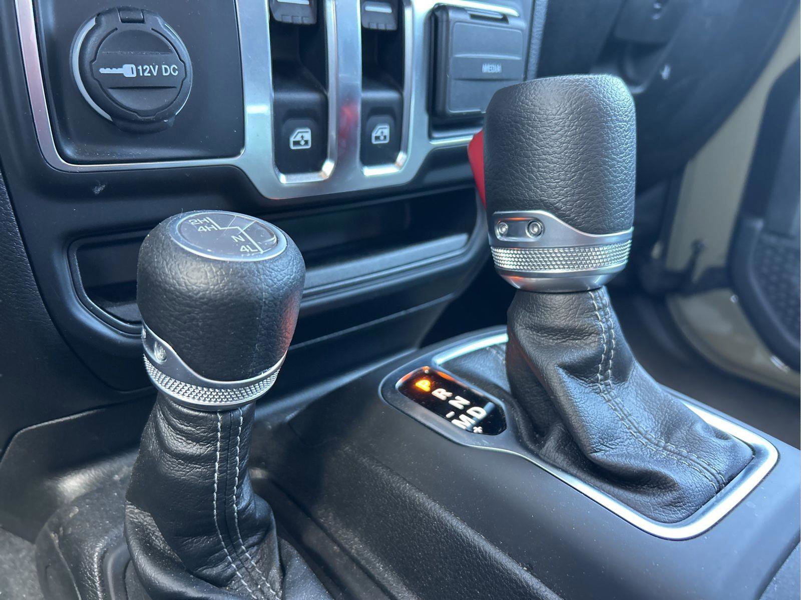 Certified 2025 Jeep Wrangler Sport AWD/4WD image 18