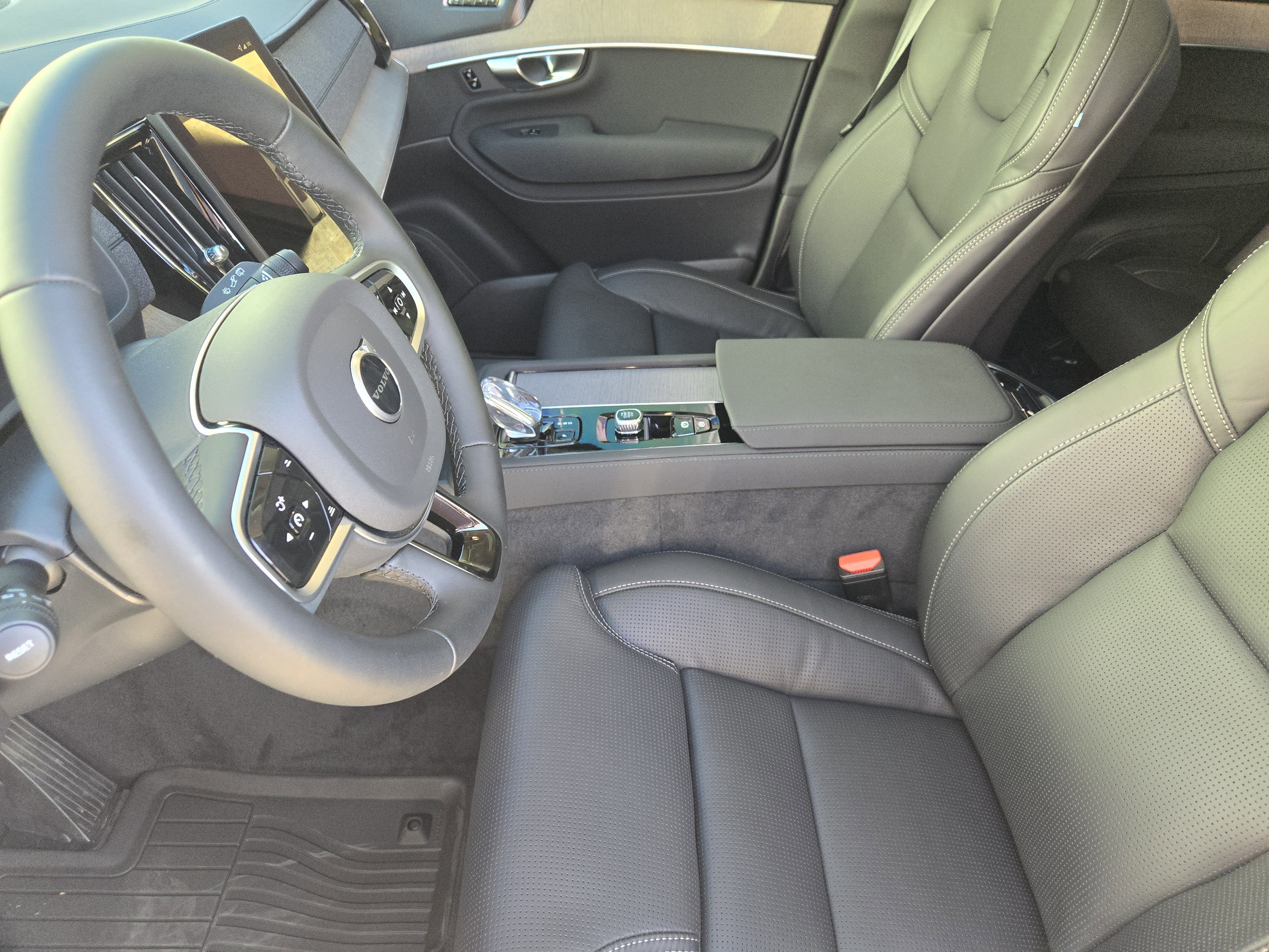 Used 2026 Volvo XC90 T8 Ultra image 16