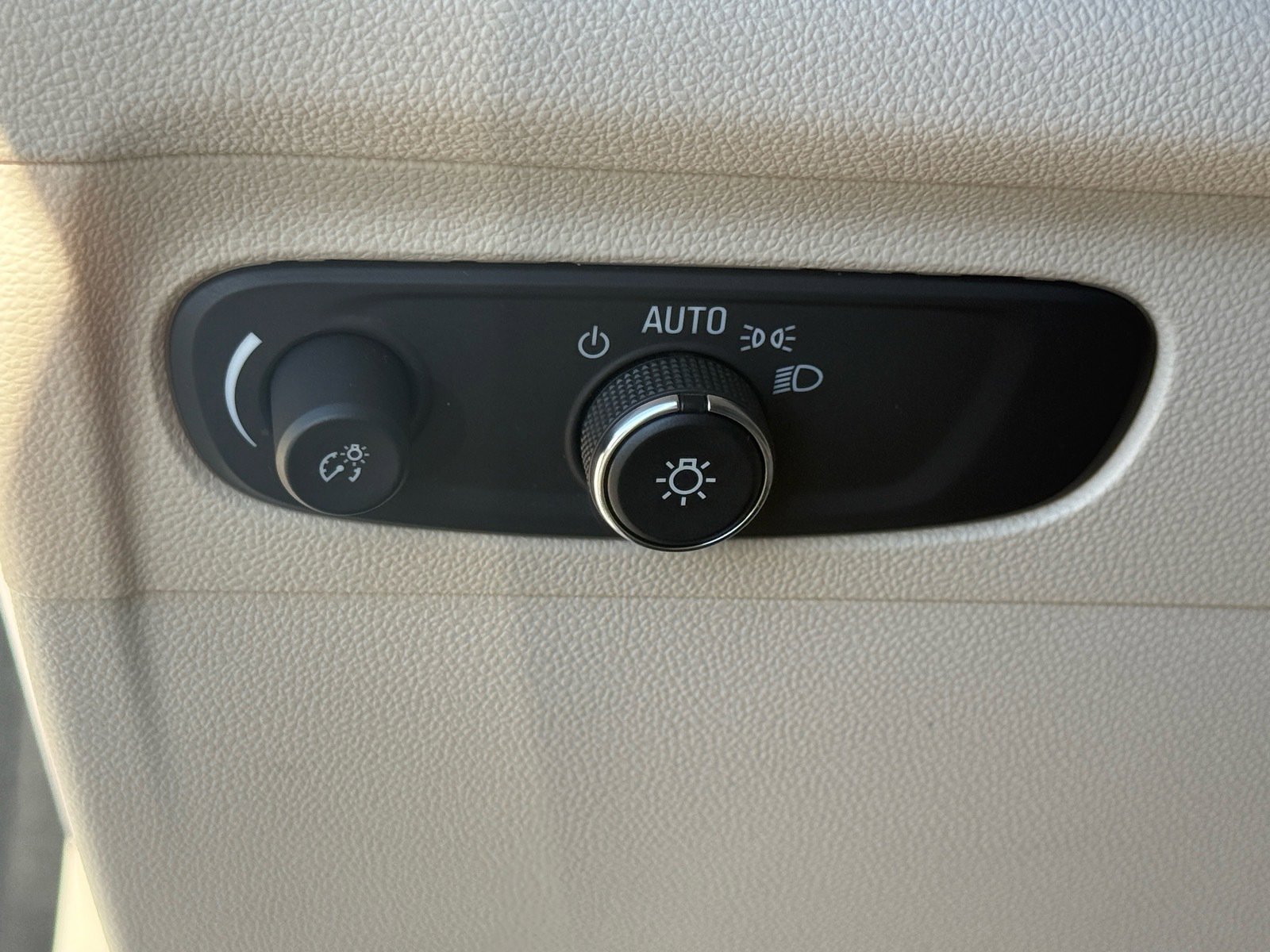 Used 2022 Buick Envision Preferred FWD image 20