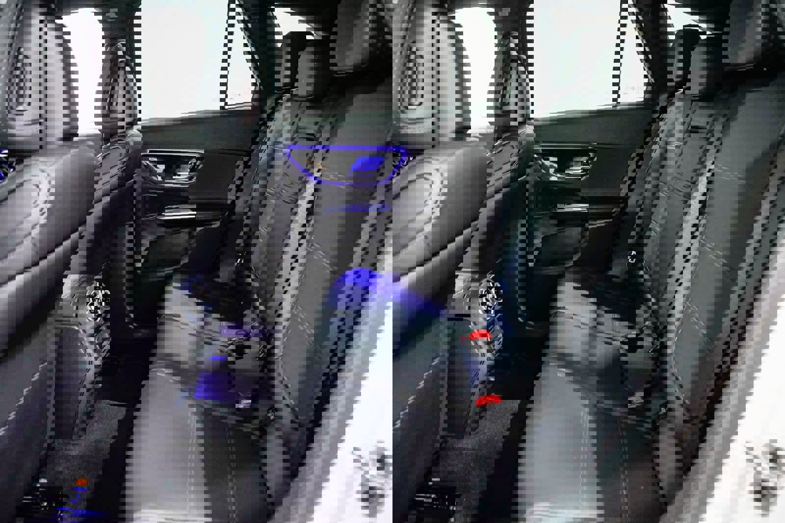 Used 2025 Mercedes-Benz GLC 300 image 17