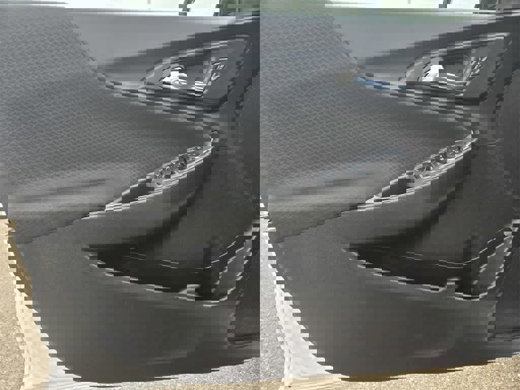 Used 2023 Chevrolet Malibu LT image 17