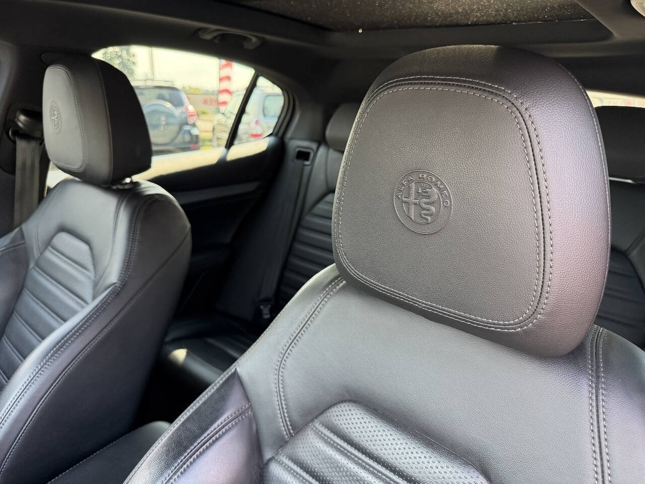 Used 2022 Alfa Romeo Stelvio Veloce AWD/4WD image 19