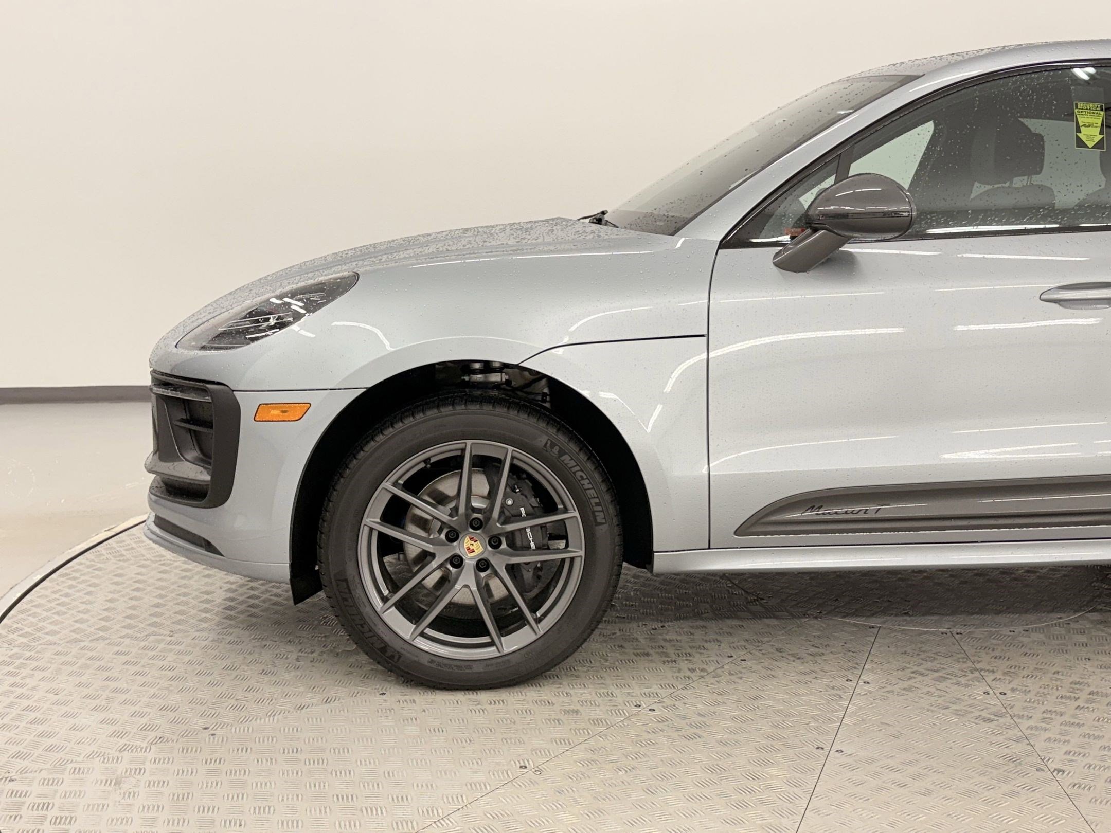 Used 2025 Porsche Macan image 21