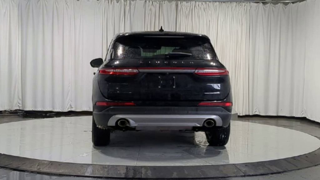 Used 2023 Lincoln Corsair AWD w/ Equipment Group 101A image 9