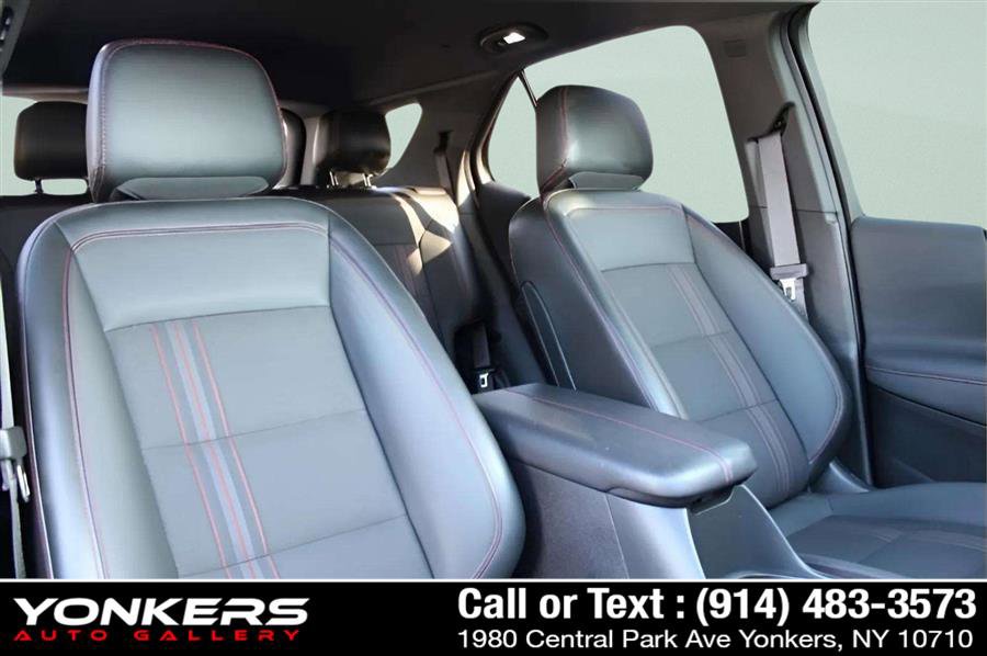 Used 2022 Chevrolet Equinox RS w/ Infotainment Package image 40