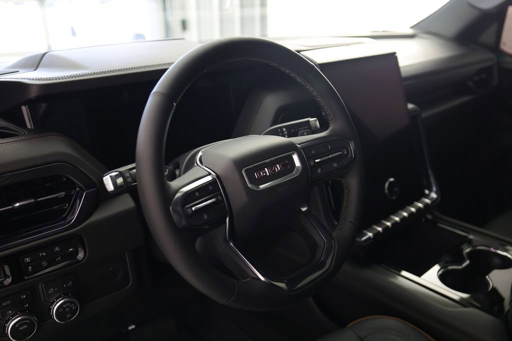 Used 2025 GMC Yukon AT4 w/ AT4 Premium Package AWD/4WD image 23