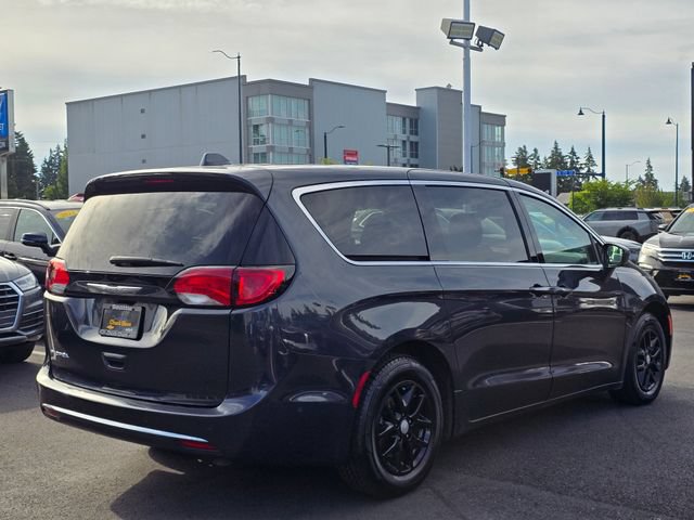 Used 2020 Chrysler Pacifica Touring w/ Advanced Safetytec Group FWD image 6