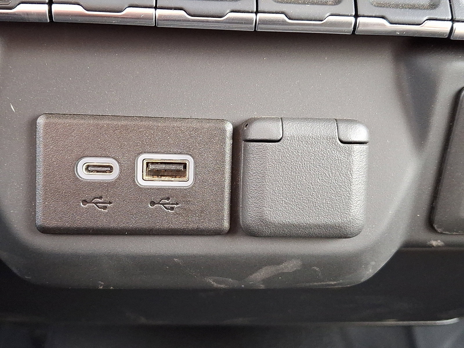 Certified 2024 Chevrolet Silverado 3500 W/T image 24