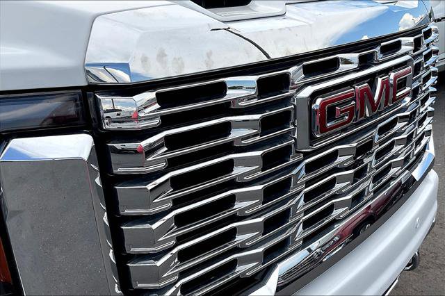 Used 2024 GMC Sierra 2500 Denali image 30