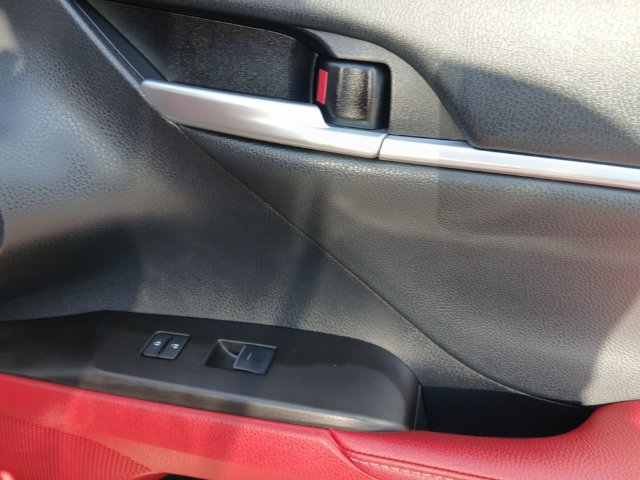 Used 2023 Toyota Camry XSE FWD image 16