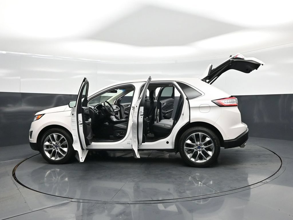 Used 2018 Ford Edge Titanium w/ Equipment Group 302A AWD/4WD image 35