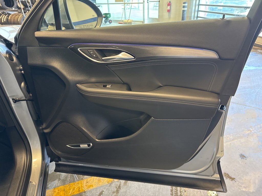 Used 2025 Buick Envision Preferred image 32