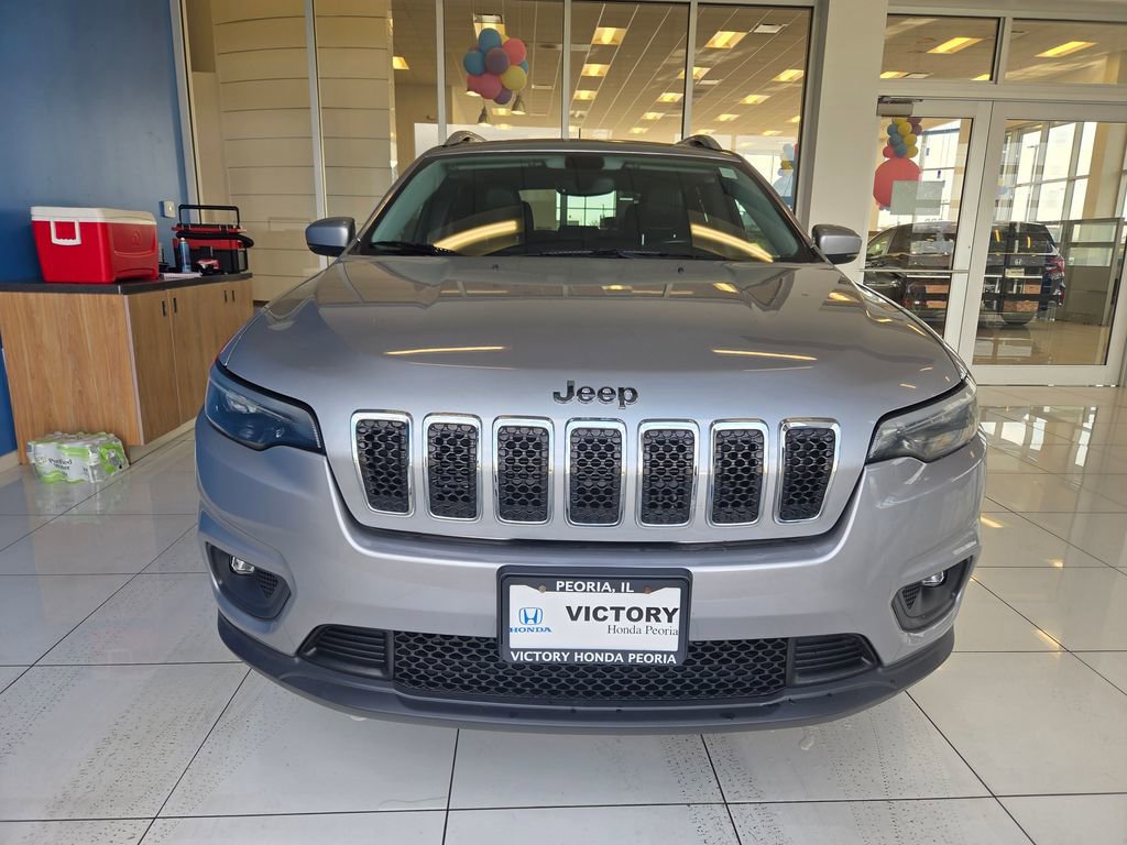 Used 2019 Jeep Cherokee Latitude Plus w/ Comfort/Convenience Group image 2