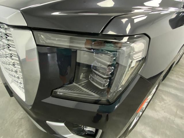 Used 2023 GMC Yukon Denali AWD/4WD image 12