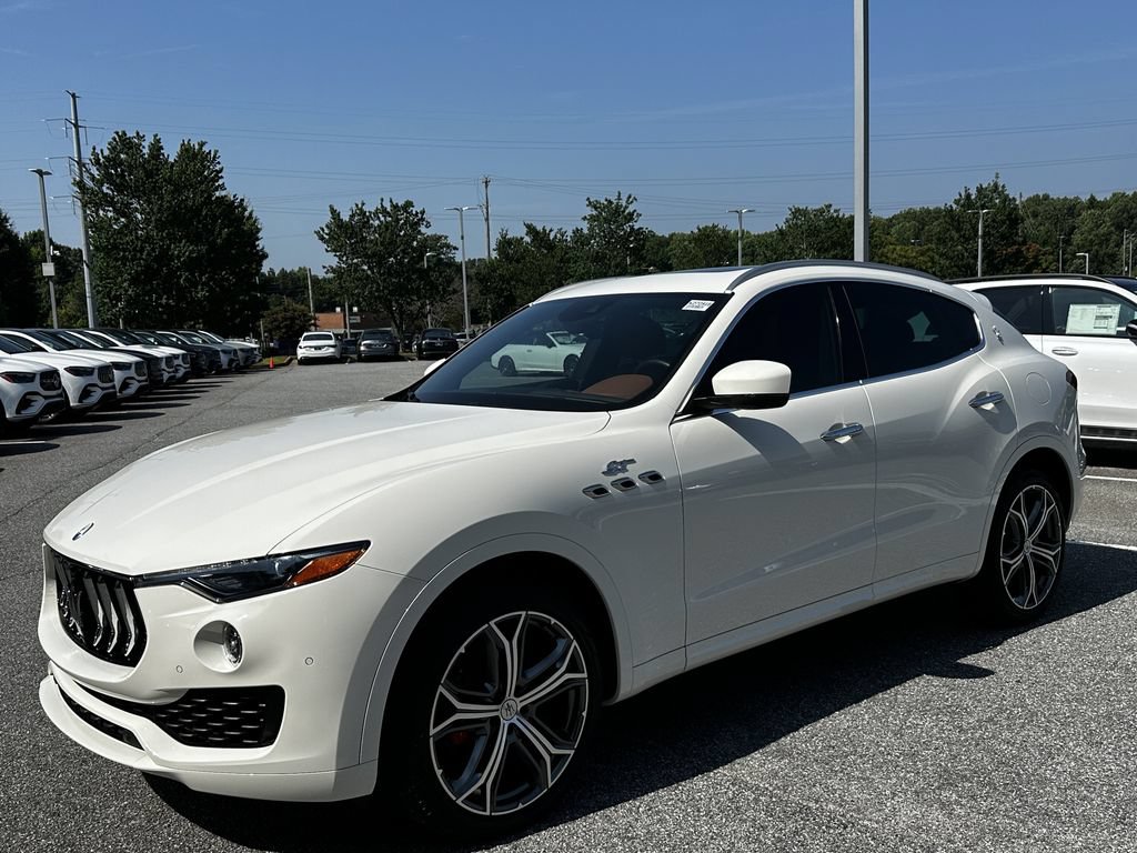 Used 2023 Maserati Levante GT AWD/4WD image 4