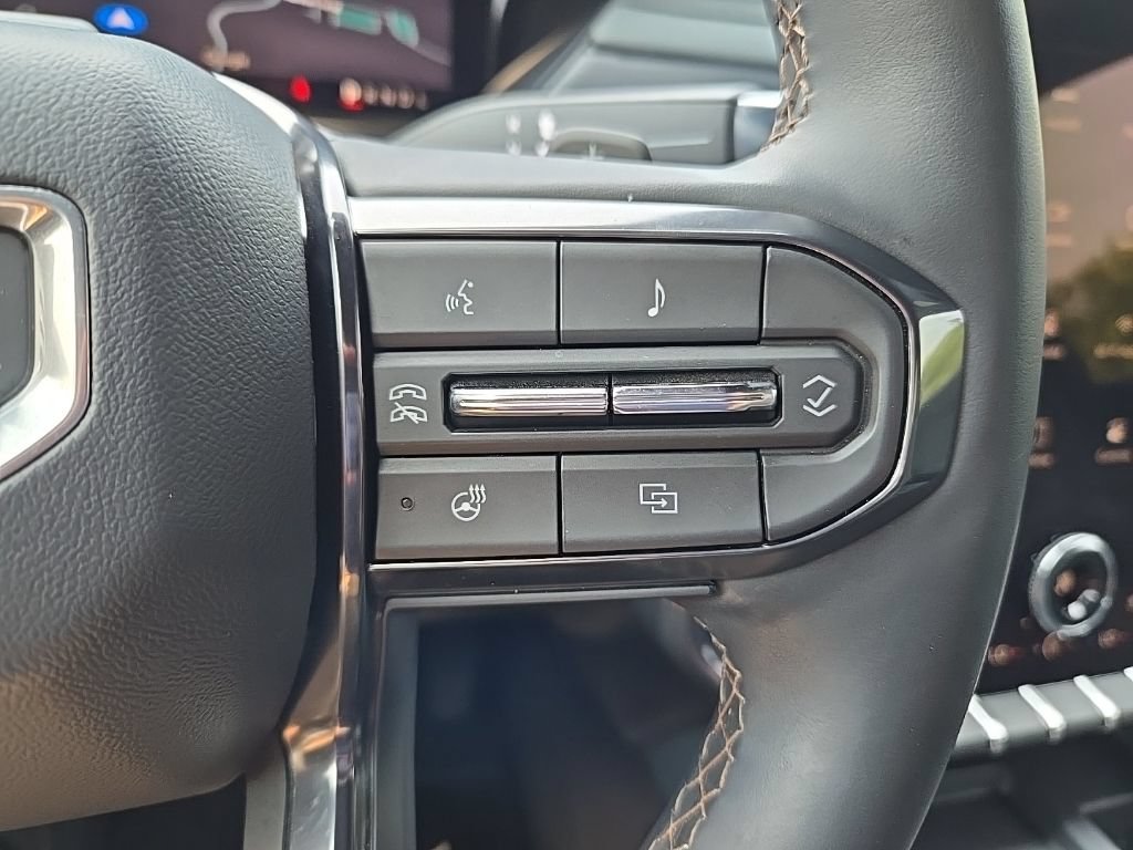 Used 2025 GMC Acadia AT4 w/ Super Cruise Package AWD/4WD image 18