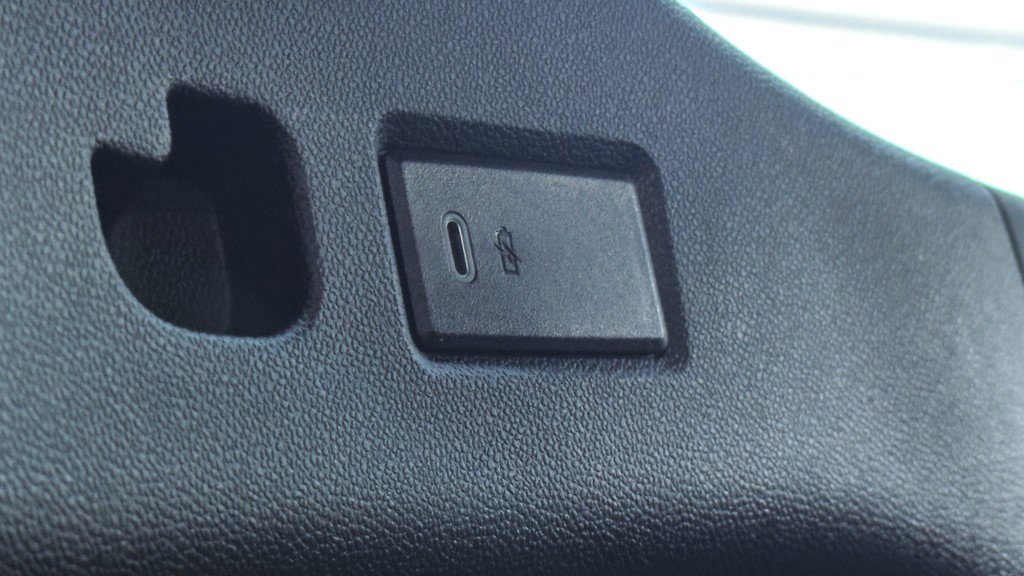 Used 2022 Cadillac Escalade ESV Sport Platinum w/ Heavy-Duty Trailer Package image 27