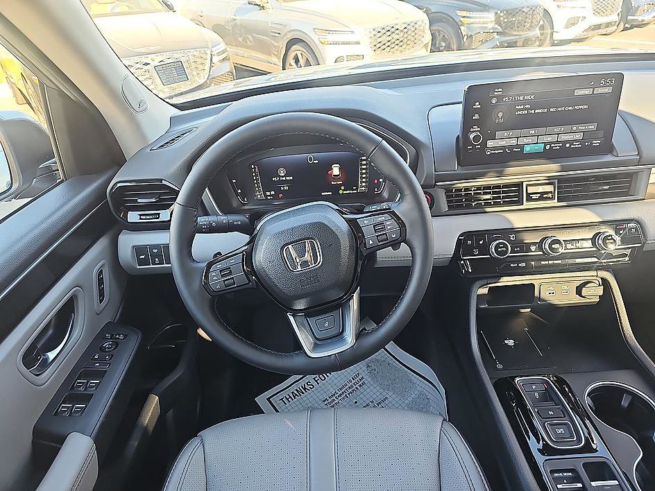 Used 2025 Honda Pilot Elite image 20