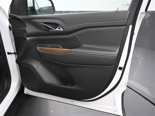 Used 2023 GMC Acadia SLE image 22