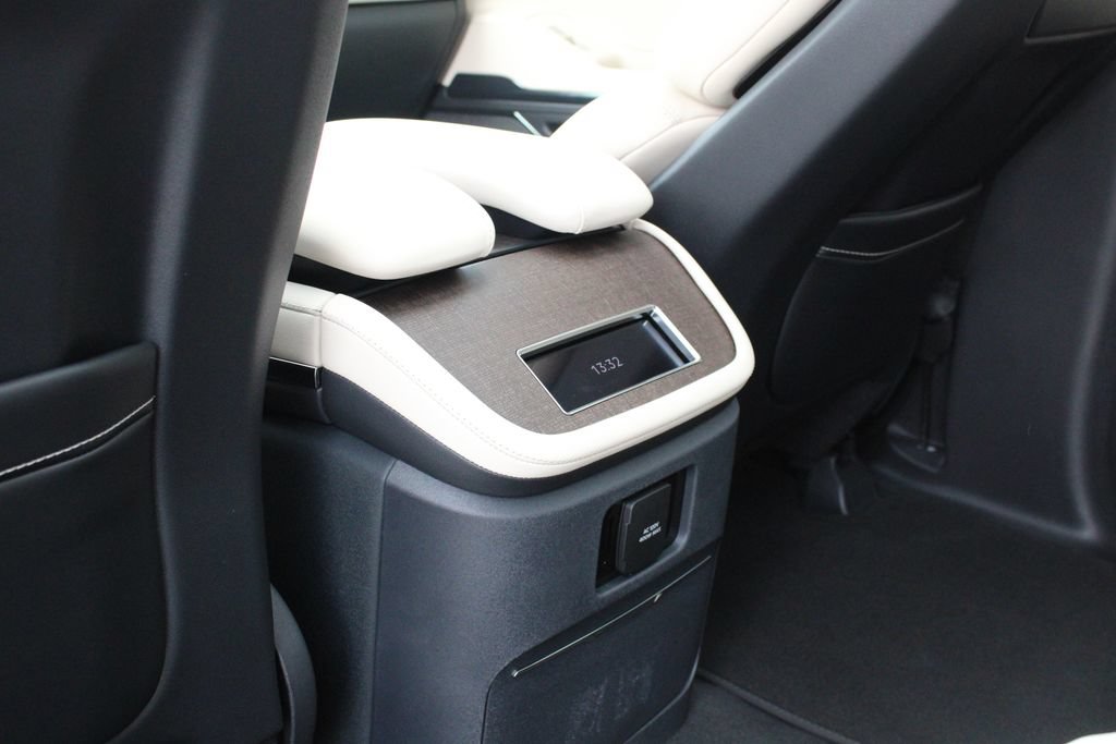 New 2027 Lincoln Navigator L Reserve AWD/4WD image 22