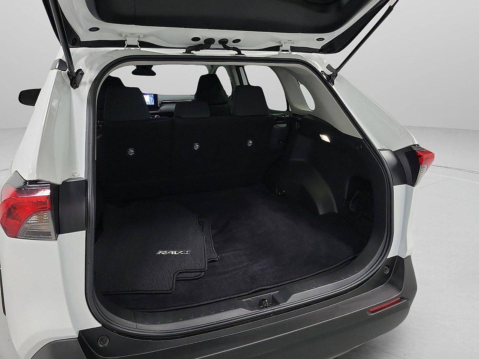 Certified 2023 Toyota RAV4 LE image 7