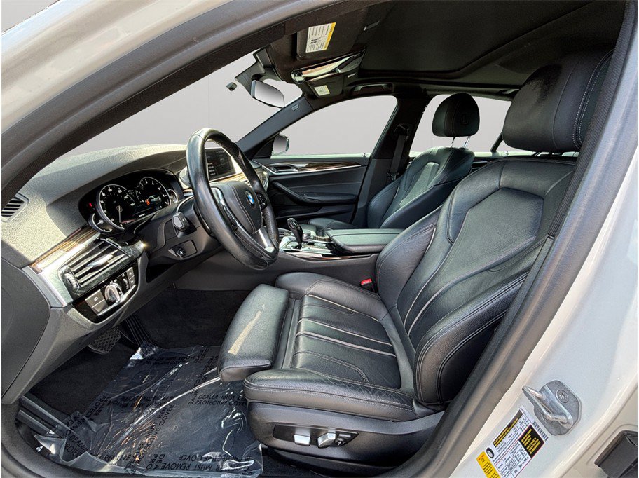 Used 2018 BMW 540i RWD image 2
