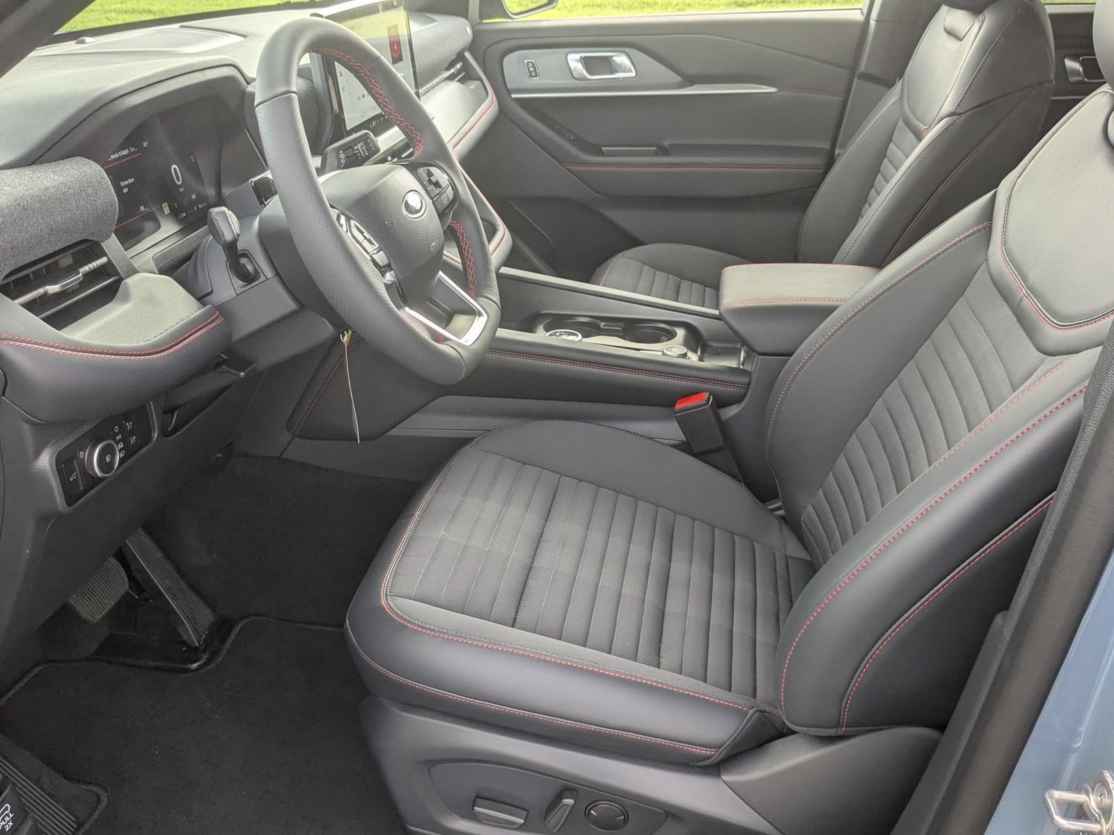 New 2026 Ford Explorer ST-Line AWD/4WD image 13