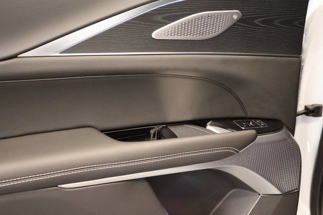 New 2026 Cadillac Lyriq Signature Luxury AWD/4WD image 26