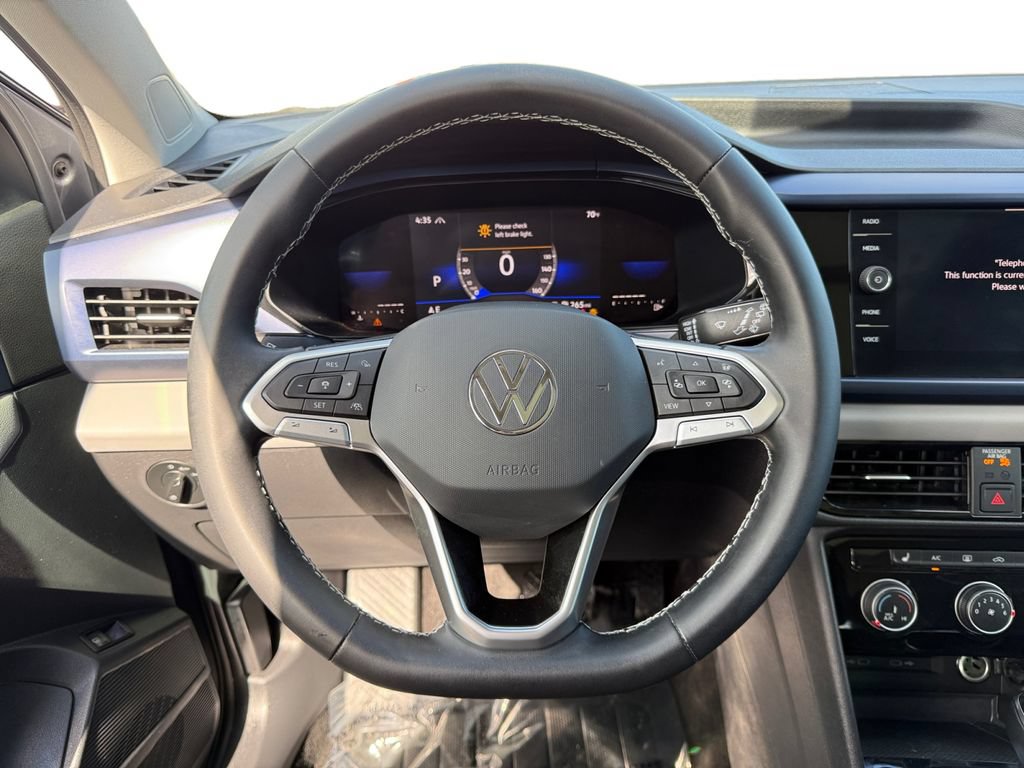 Used 2023 Volkswagen Taos SE AWD/4WD image 12