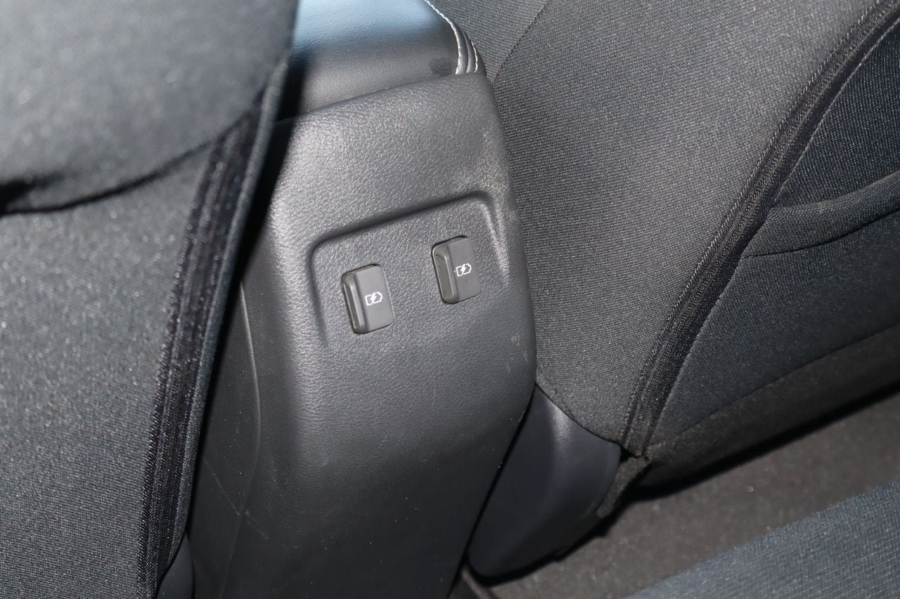 Used 2022 Nissan Kicks SV w/ Interior Electronics Package FWD image 18