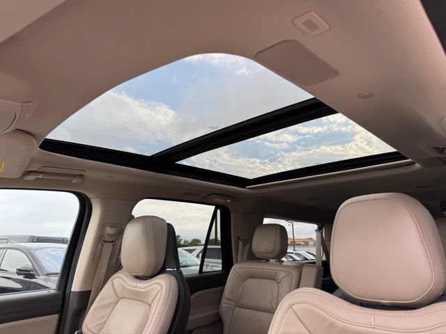 Used 2023 Lincoln Navigator L Reserve AWD/4WD image 32