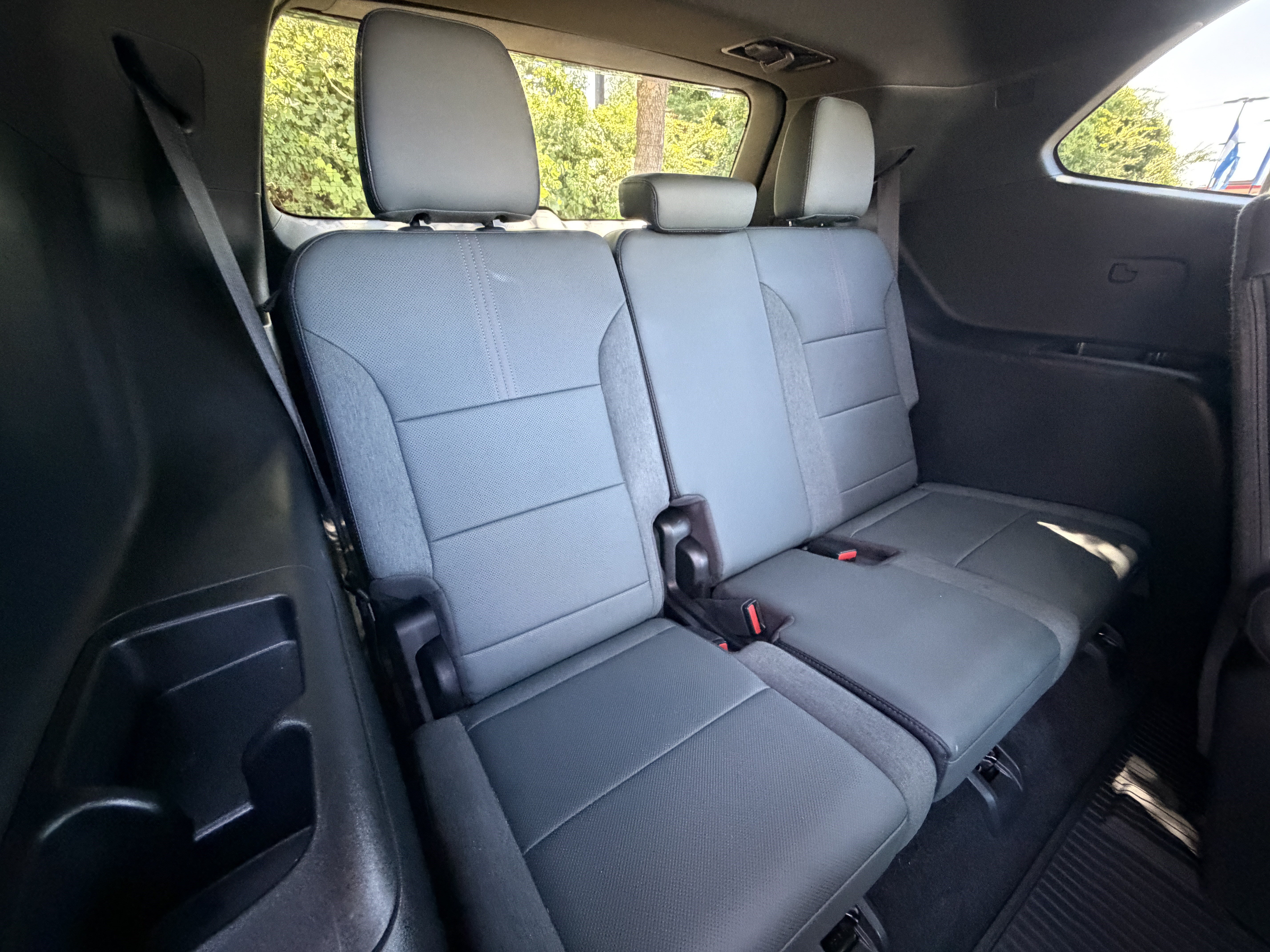 Used 2025 GMC Acadia AT4 w/ Luxury Package AWD/4WD image 18