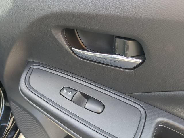 Used 2023 Nissan Versa SV FWD image 31