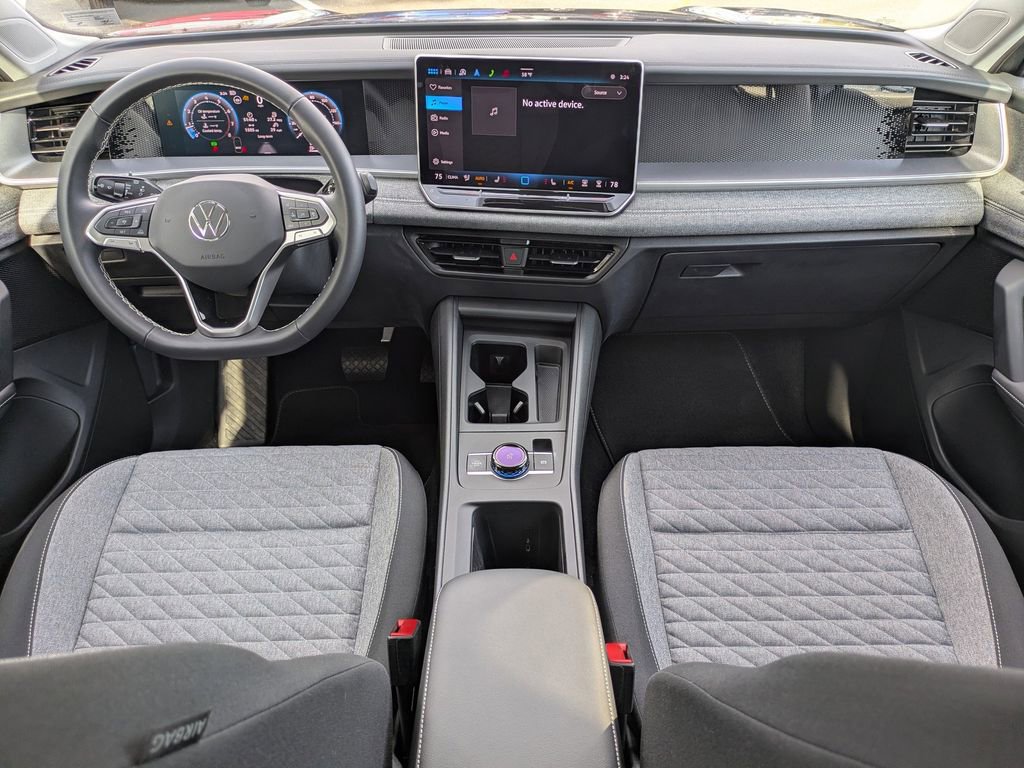 Certified 2025 Volkswagen Tiguan S image 15