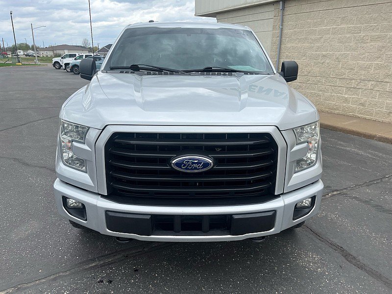 Used 2015 Ford F150 XLT w/ Equipment Group 302A Luxury AWD/4WD image 3