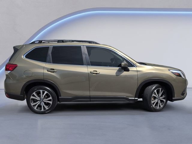 Used 2023 Subaru Forester Limited AWD/4WD image 3
