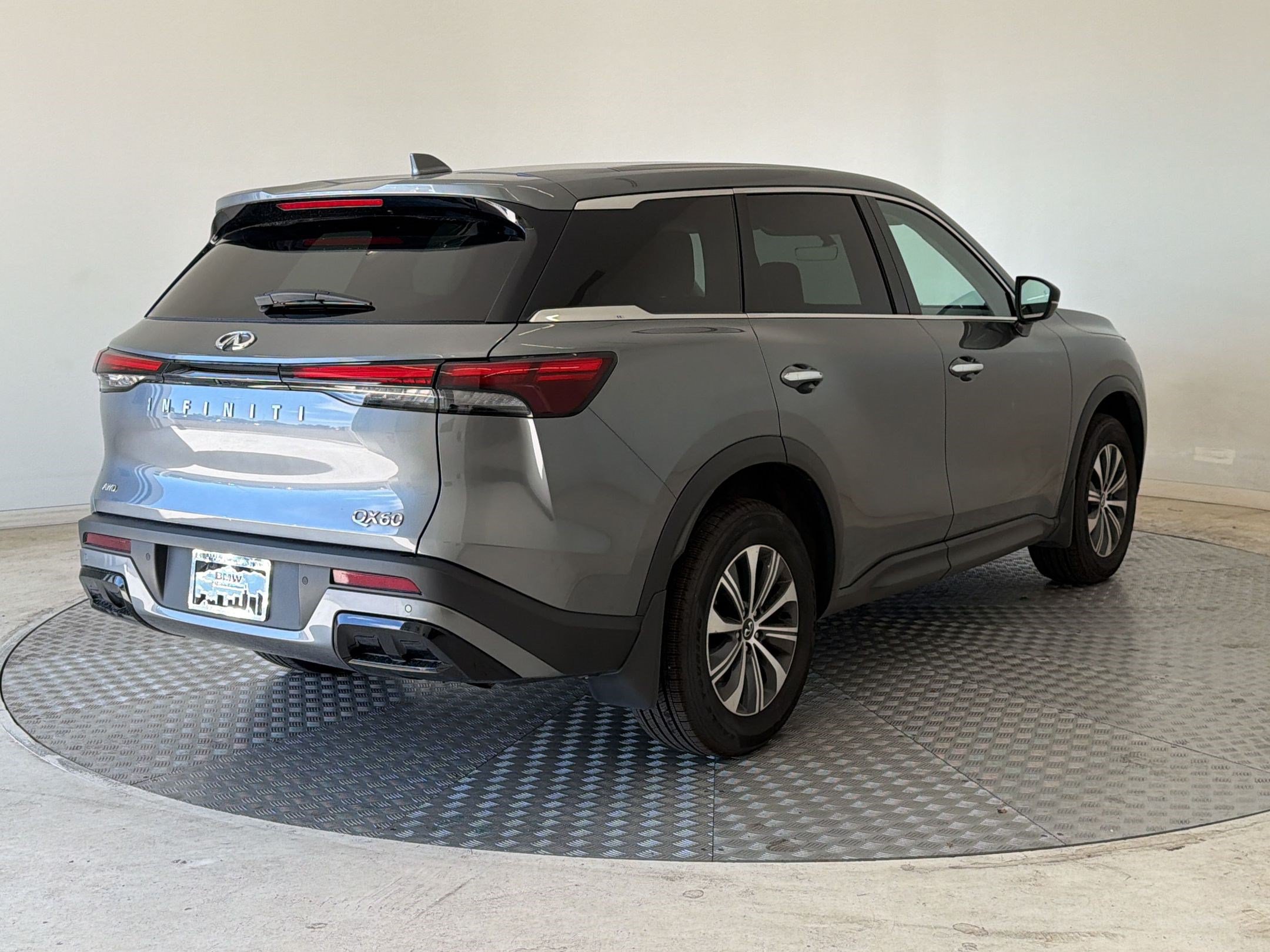 Used 2023 INFINITI QX60 Pure AWD/4WD image 9