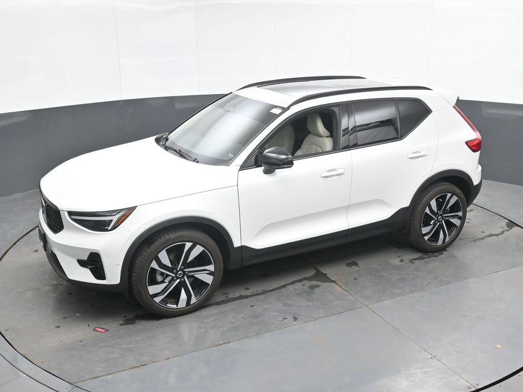 Used 2023 Volvo XC40 B5 Ultimate w/ Protection Package Premier AWD/4WD image 38
