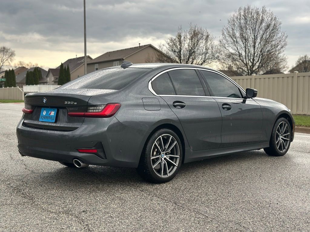 Used 2021 BMW 330e xDrive w/ Premium Package image 7