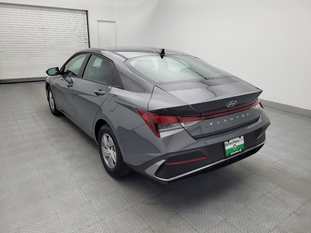 Used 2025 Hyundai Elantra SE FWD image 5