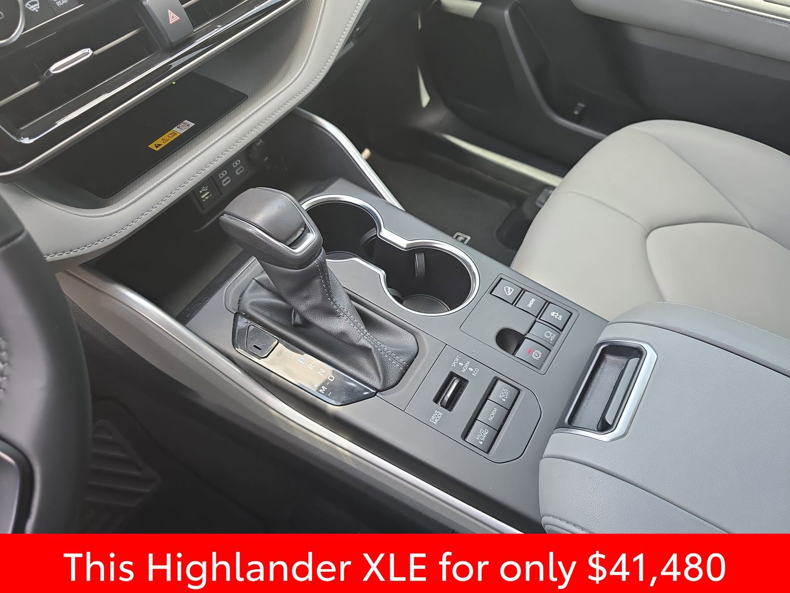 Used 2024 Toyota Highlander XLE AWD/4WD image 33