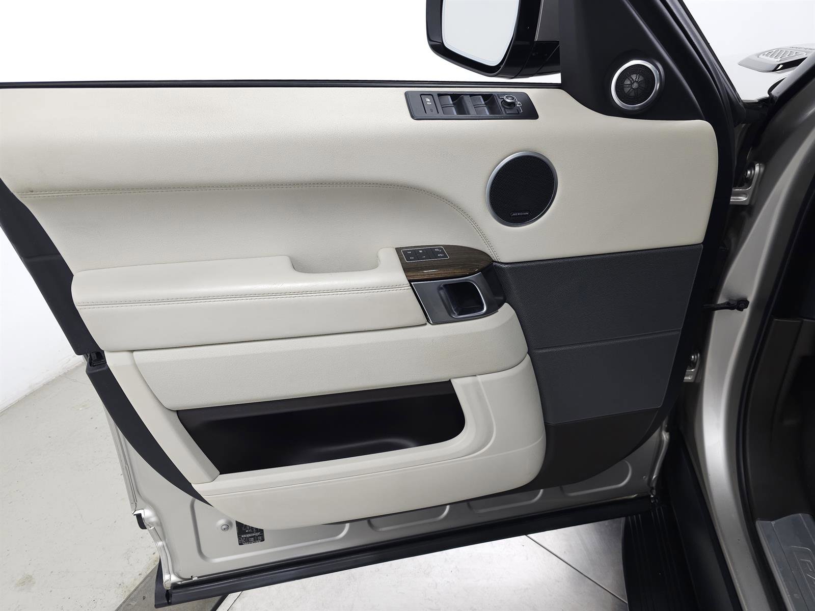 Used 2016 Land Rover Range Rover Sport HSE image 12